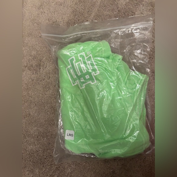 Eric Emanuel shorts “Pigment Green” - Picture 3 of 3